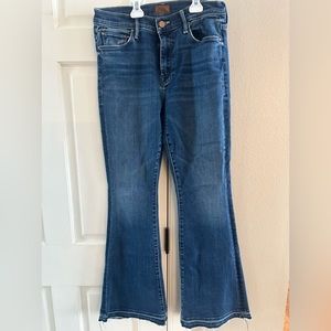 MOTHER Denim The Weekender Jeans Sweet Lime size 29 B776 —- 30” inseam. Rise 10”